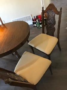 DINING ROOM FURNITURE SET - Photo 6