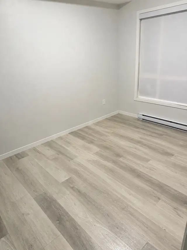 $1050 master bedroom seton se - Photo 2