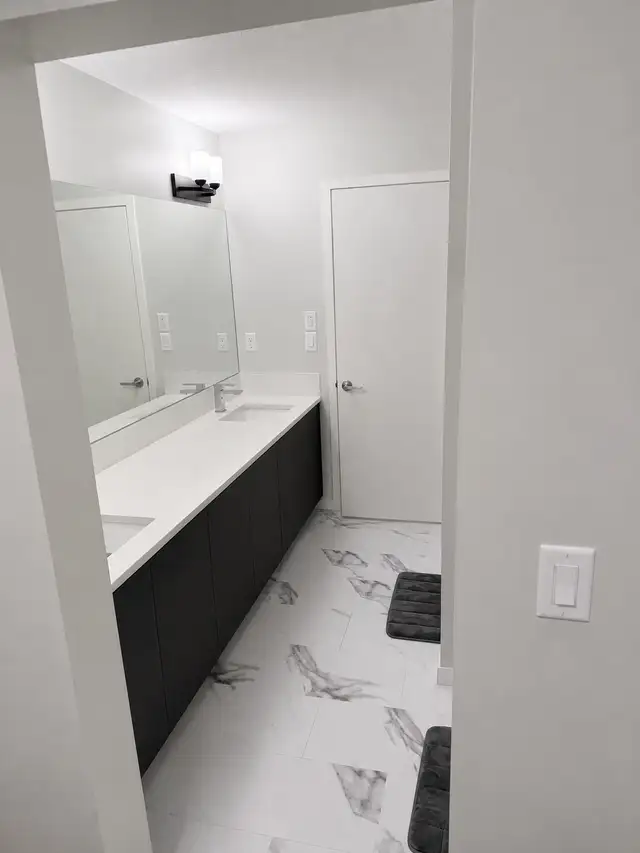 $1050 master bedroom seton se - Photo 5