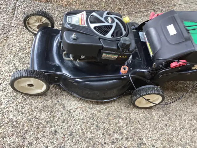 Craftsman Self propelled lawnmower - Photo 2
