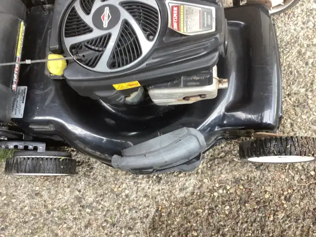 Craftsman Self propelled lawnmower - Photo 3