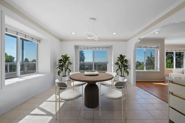 Elegant 5-Bedroom Home in South Slope | Panoramic Views   Garden - Photo 10