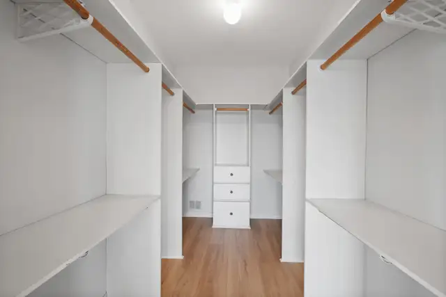 Elegant 5-Bedroom Home in South Slope | Panoramic Views   Garden - Photo 14