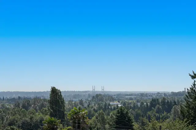 Elegant 5-Bedroom Home in South Slope | Panoramic Views   Garden - Photo 19