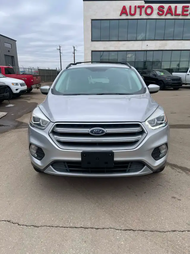 2017 Ford escape SE AWD 2.0L Turbocharged - Photo 2