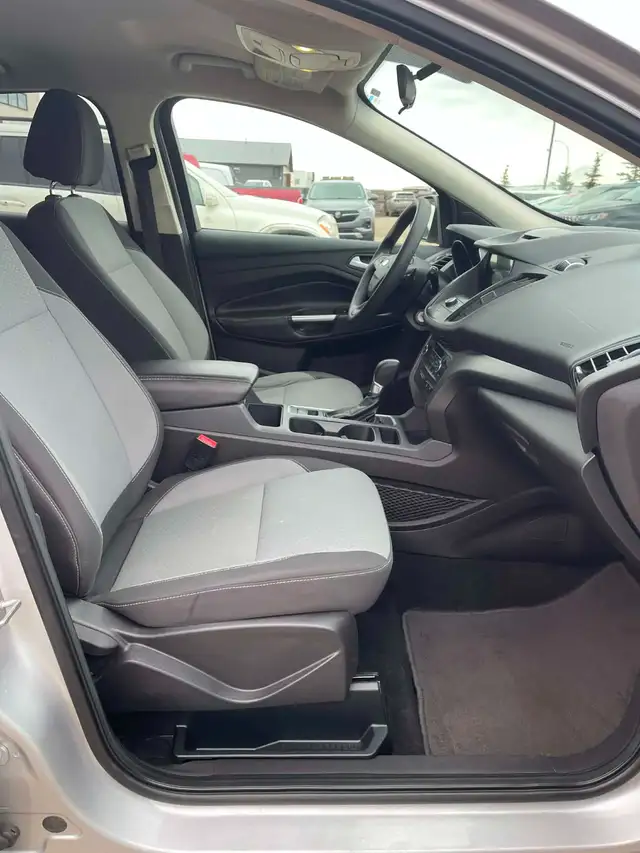 2017 Ford escape SE AWD 2.0L Turbocharged - Photo 9