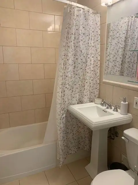 2 Bdrm Apt - AUGUST 1st 2026 - The Carson - Photo 4