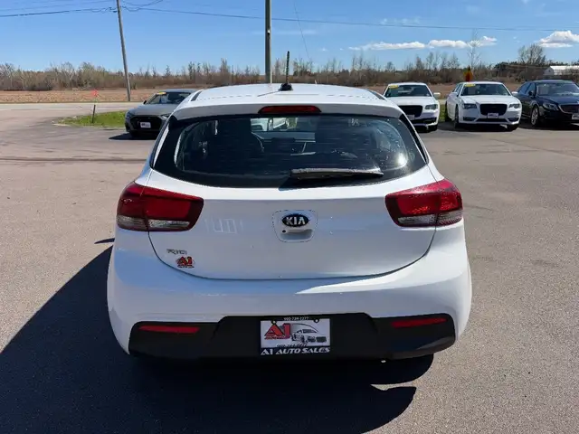 2018 Kia RIO - Photo 5