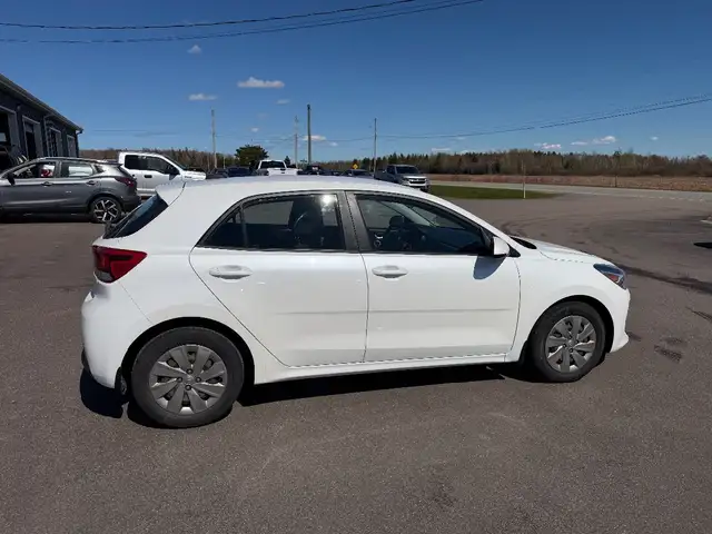2018 Kia RIO - Photo 8