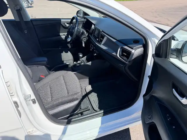 2018 Kia RIO - Photo 10