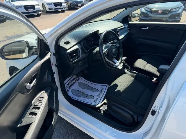 2018 Kia RIO - Photo 13