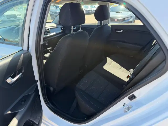 2018 Kia RIO - Photo 16