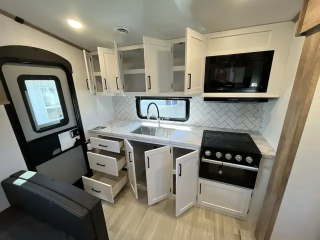 2024 Arcadia 21SRK COMPACT 5TH WHEEL, TANDEM TOWABLE, STORAGE - Photo 26