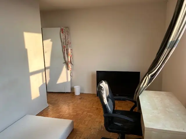 Private room for rent - Photo 3