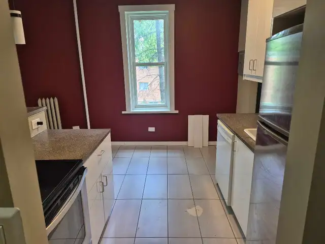 2 bedroom $1195 - Photo 3