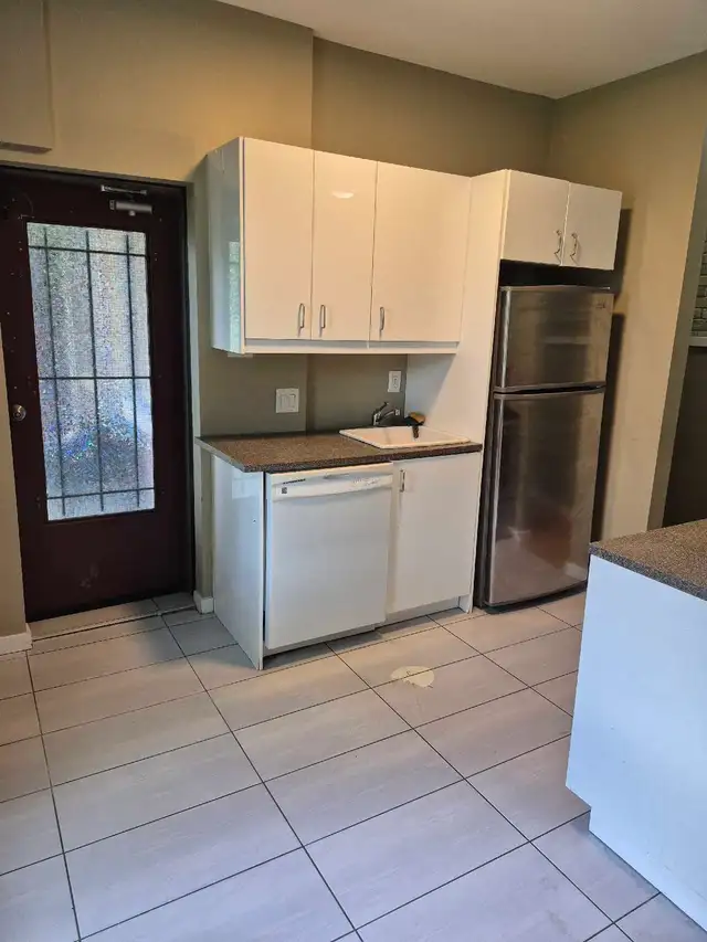 2 bedroom $1195 - Photo 5