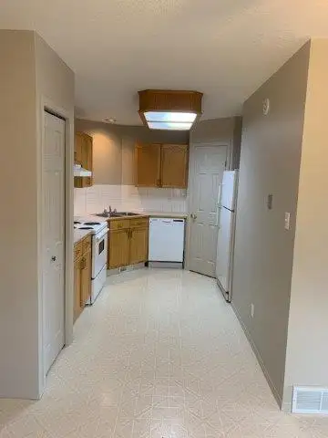Westside 2 Bedroom in 4plex - Photo 2