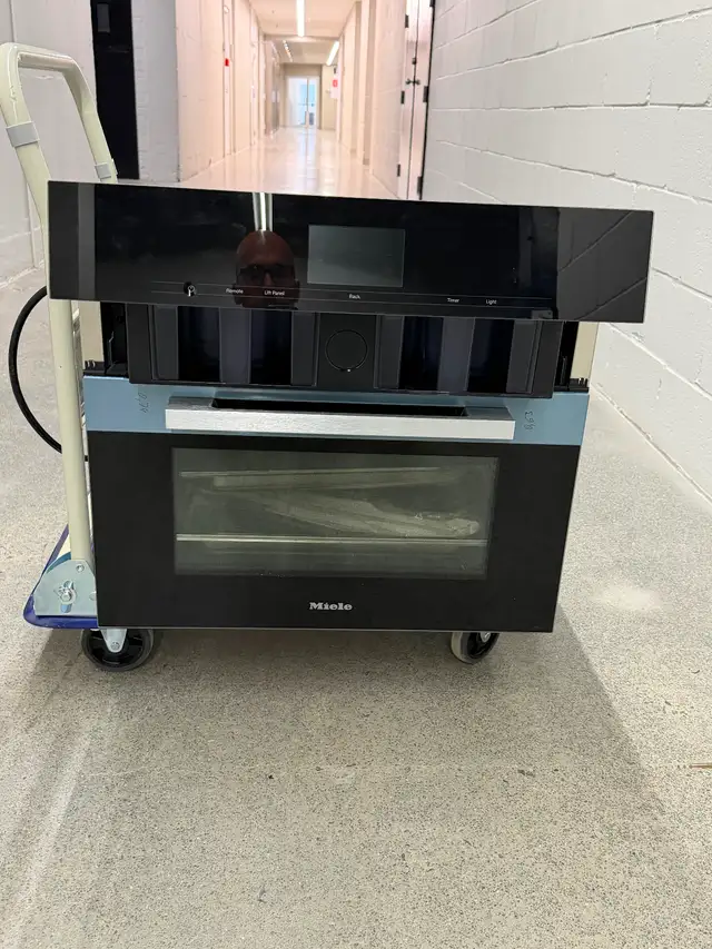 Neuf Miele 24' Four combi  Vapeur DGC7640 - Photo 2