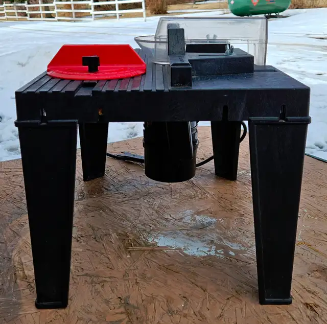 Router and Table - Photo 5