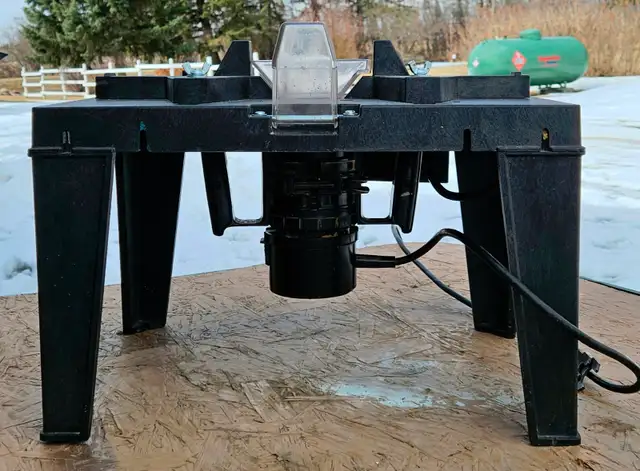 Router and Table - Photo 6