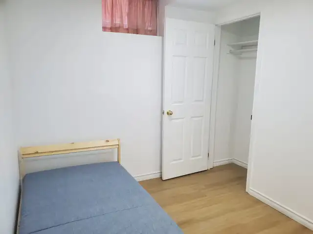 Room for rent for student - near UTSC and Centennial College - Photo 2