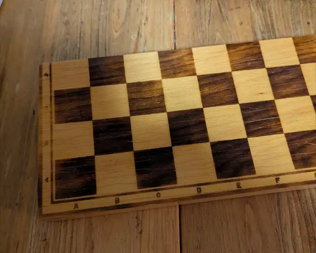 JEU  ÉCHEC  BOIS