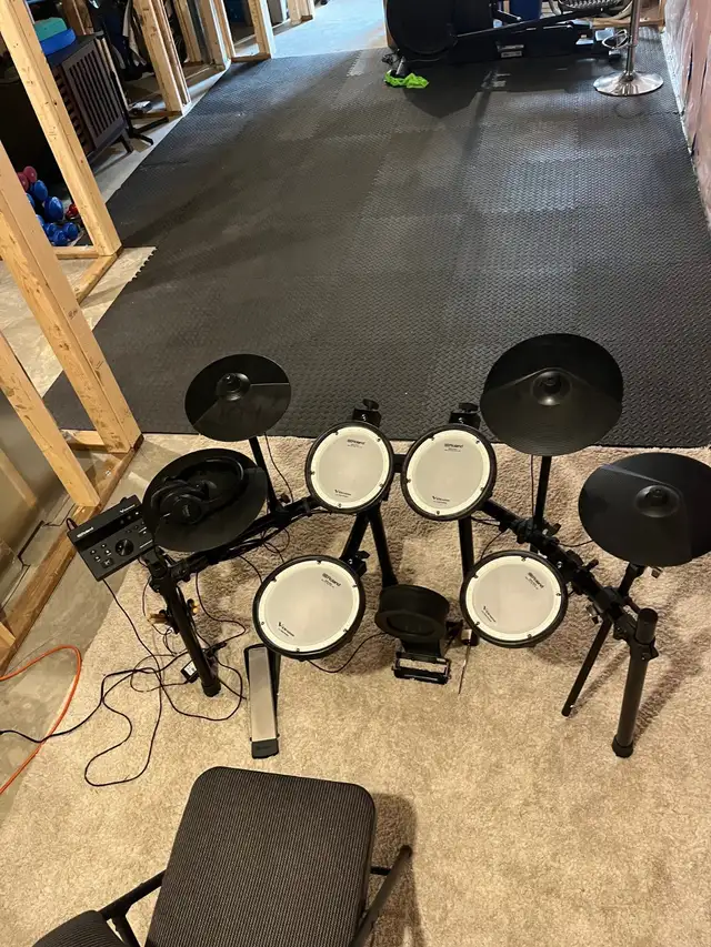 Roland TD-07KV V-DRUMS Electric MESH Drums System with Brain and - Photo 3
