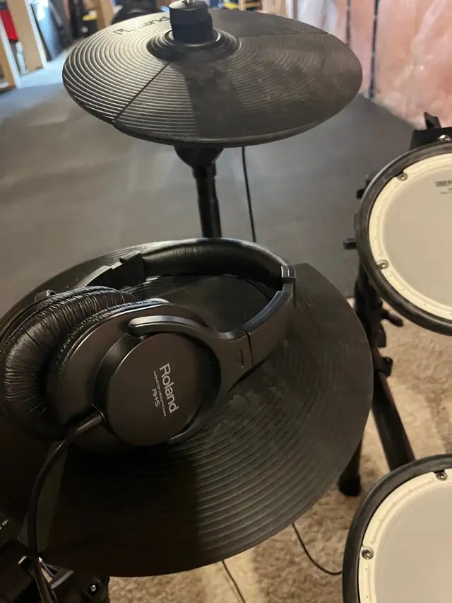 Roland TD-07KV V-DRUMS Electric MESH Drums System with Brain and - Photo 6