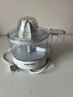Black & Decker Citrus Juicer available in Leduc - Photo 2
