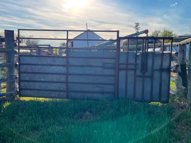 HEAVY DUTY CATTLE CORRAL GATES - Photo 4