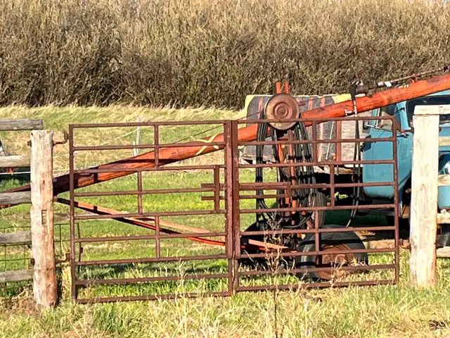 HEAVY DUTY CATTLE CORRAL GATES - Photo 5