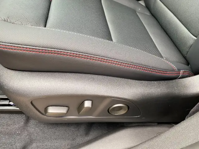 2026 Chevrolet Traverse RS Leather|Heated & Cooled Seats|7 Passe - Photo 8