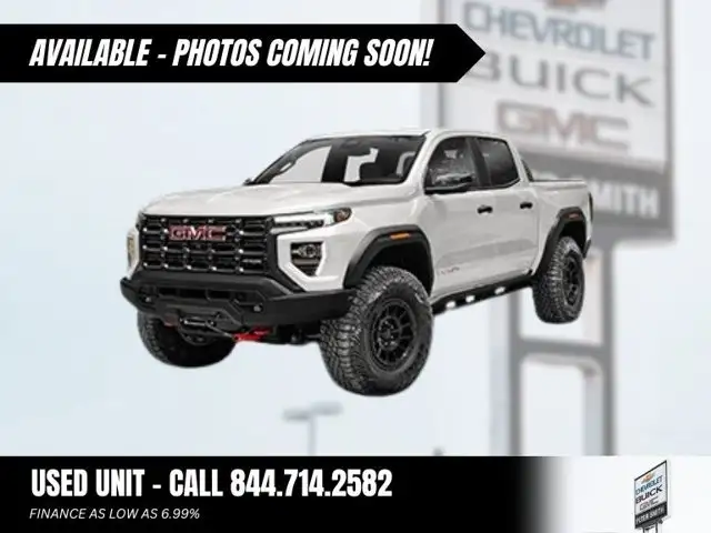 2024 GMC Canyon Elevation - teering Wheel Audio Controls