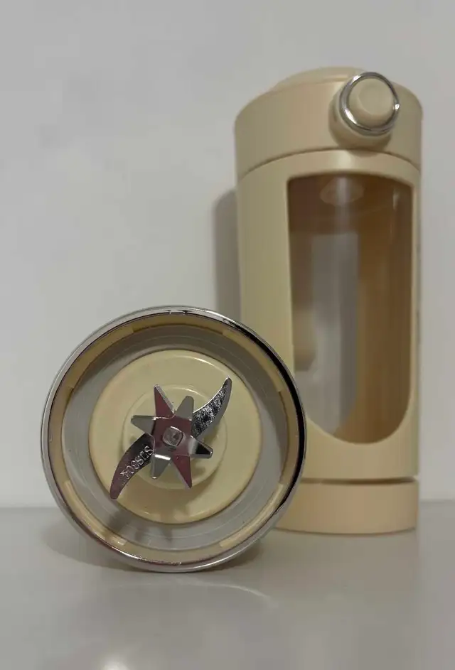 Rechargeable Portable Electric Blender Bottle - Photo 6