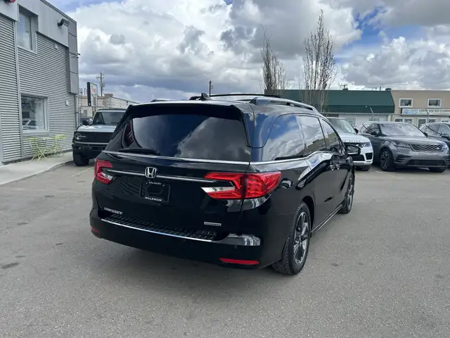 2022 Honda Odyssey TOURING/NAVI/DVD PKG/B.CAM/SUNROOF/8.PASS/FIN - Photo 17