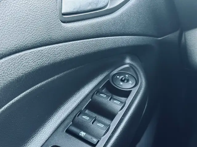 2014 Ford Escape 4WD 4dr SE - Photo 17