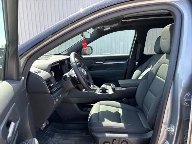 2026 GMC Terrain AT4 AWD | No Accidents | Panoramic Sunroof - Photo 3