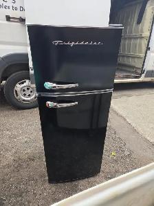 Fridge - Frigidaire 7.5 Cu Ft EFR780 Top  New Bottom Dent