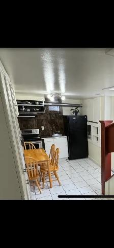 Furnished large bright room Single male $890 m all utilities - Photo 6