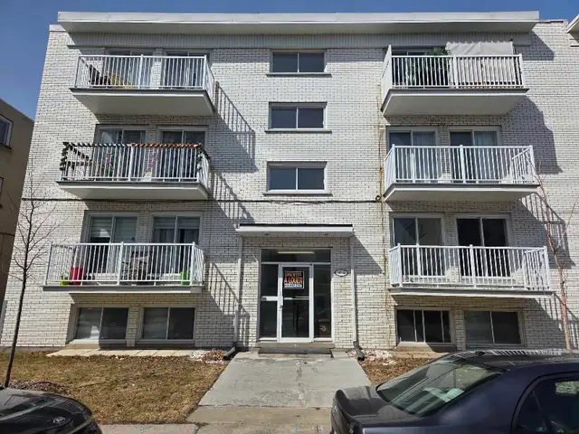 Grand 4 1/2 rénové à louer Pointe-Aux-Trembles