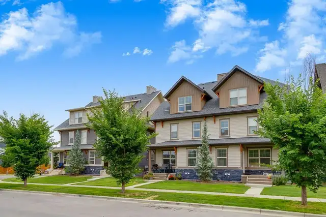 Townhomes with In Suite Laundry - West Townes - House for Rent C