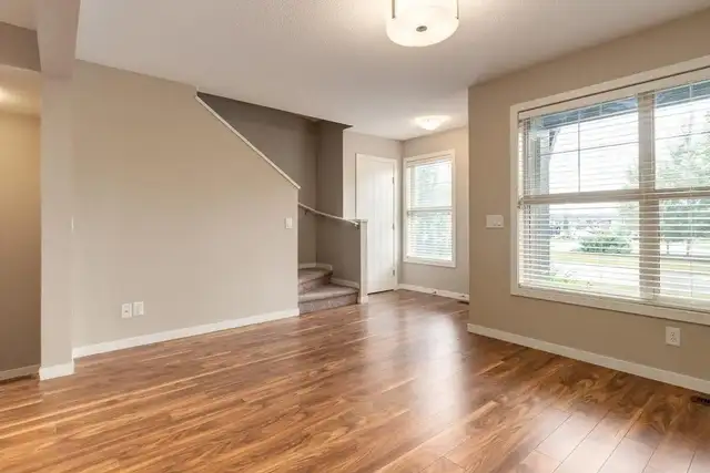 Townhomes with In Suite Laundry - West Townes - House for Rent C - Photo 2