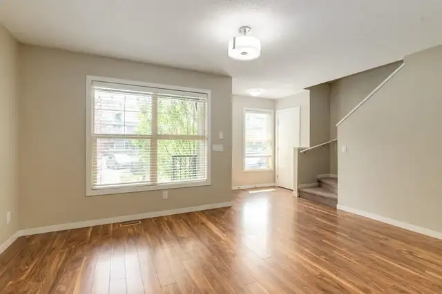 Townhomes with In Suite Laundry - West Townes - House for Rent C - Photo 4