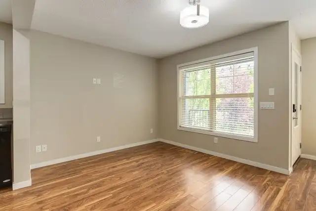 Townhomes with In Suite Laundry - West Townes - House for Rent C - Photo 6