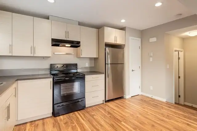 Townhomes with In Suite Laundry - West Townes - House for Rent C - Photo 8