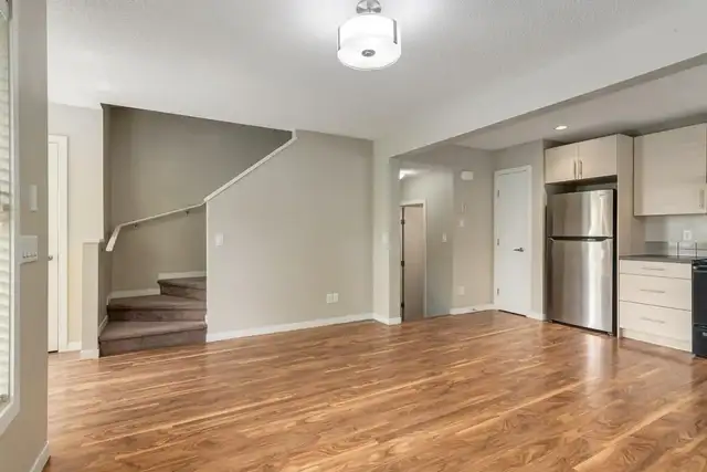 Townhomes with In Suite Laundry - West Townes - House for Rent C - Photo 10