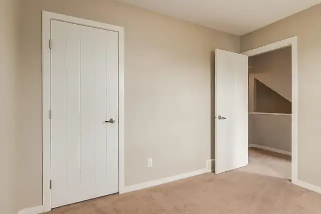 Townhomes with In Suite Laundry - West Townes - House for Rent C - Photo 16