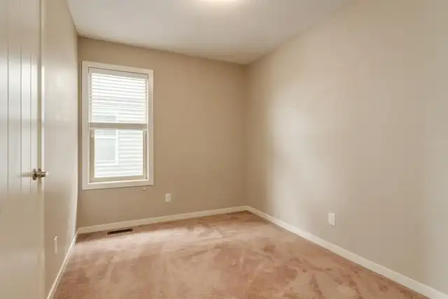 Townhomes with In Suite Laundry - West Townes - House for Rent C - Photo 18
