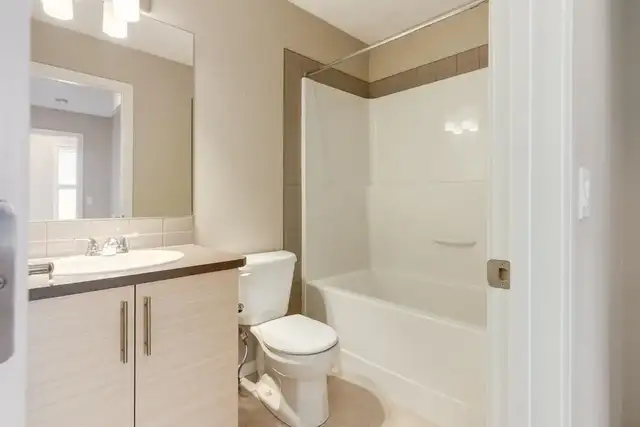 Townhomes with In Suite Laundry - West Townes - House for Rent C - Photo 20