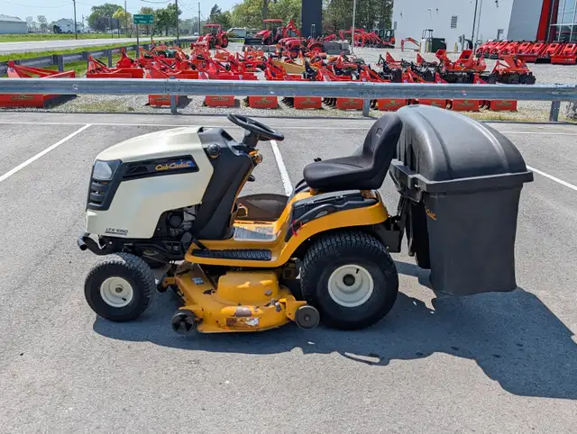 2011 Cub Cadet LTX1050 Riding Mower - Photo 2